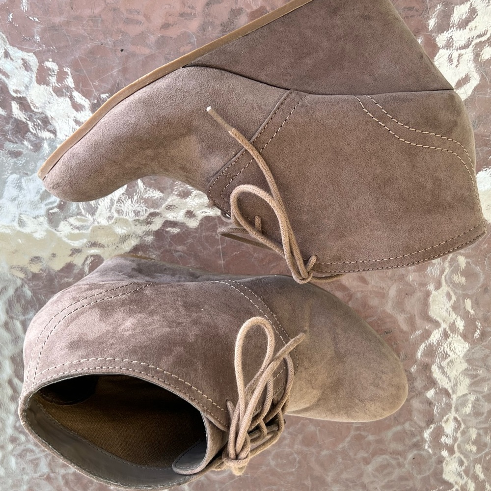 Arizona Wedge Heel Booties, Taupe, size 7M - Picture 14 of 16